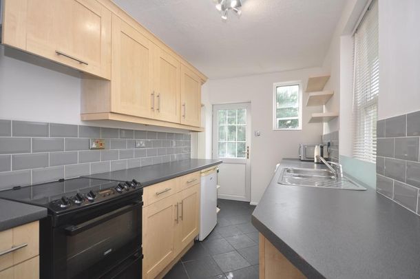 2 bedroom flat to rent - Photo 1