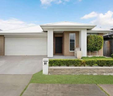 Modern Family Home in Oran Park - Photo 6