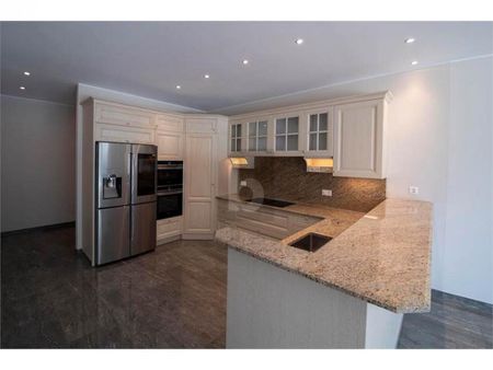 MODERNO E SPAZIOSO CON AMPIO GIARDINO - Foto 3