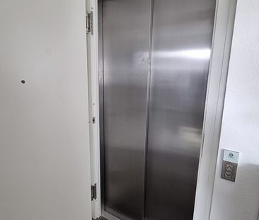 Neuwertige Penthousewohnung mit Aufzug in ruhiger Lage - Foto 1