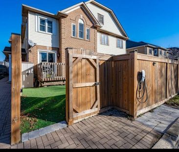 For Lease - 114 Fellowes Crescent, Hamilton, Ontario - Photo 3