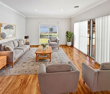 Huge Family Home - Photo 2