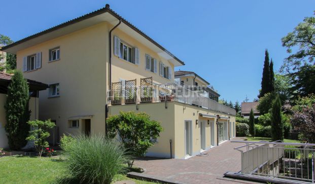 Superbe logement de 5 pièces à proximité de la gare de Nyon avec un studio indépendant de 40 m2, en pleine nature et au bord d’une rivière - Foto 1