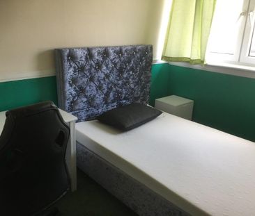 1 bedroom property with land to rent - Photo 1