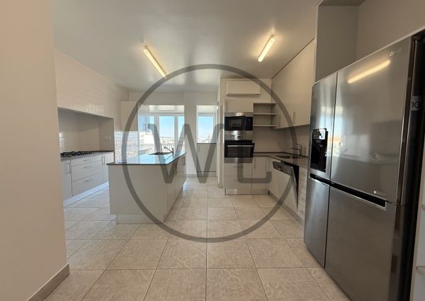 Apartamento T5+1 em Lisboa