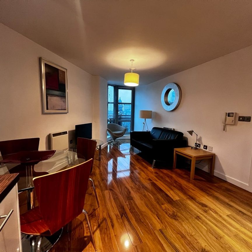 1 Bed Flat, St. George Building, LS1 - Photo 1