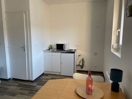 STUDIO MEUBLE EN CENTRE VILLE - Photo 3