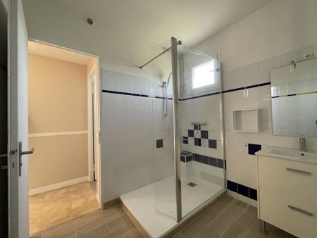 Location Appartement 4 pièces 84m² RODEZ 12000 - Photo 4