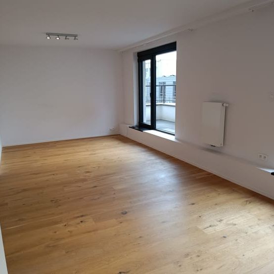 Appartement te huur - foto 1