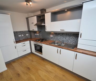 2 bed flat to rent in Glasgow, G41 - Photo 3