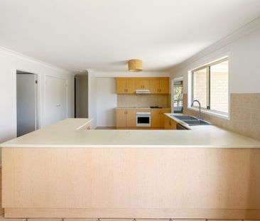 Spacious Family Home - Photo 2