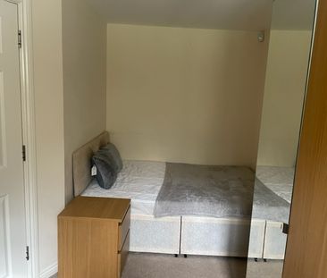 5 Bed Semi-Detached House, Long Down Avenue, BS16 - Photo 4