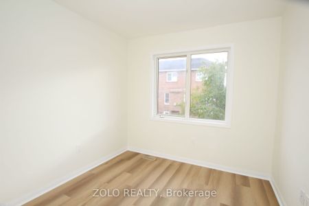 Semi-Detached Home For Lease | N8129854 - Photo 5