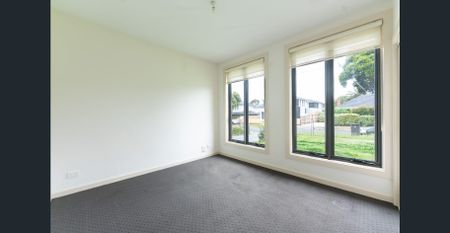 Room By Room Leasing - Only 4 Bedrooms Remaining - Photo 3