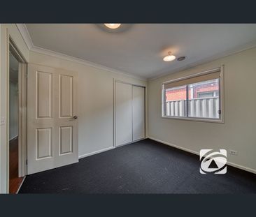 310 Casey Fields Boulevard, Cranbourne East, Vic 3977 - Photo 6