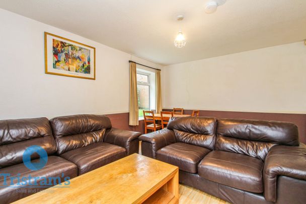 4 bed Semi-Detached House for Rent - Photo 1