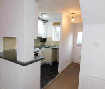 2 bedroom terraced house to rent - Photo 3