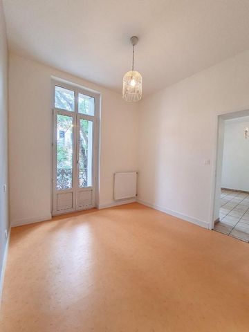 Location Appartement 2 pièces 50m² AGEN 47000 - Photo 2