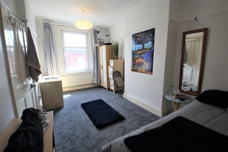 Estcourt Avenue, Headingley, LS6 3ET, Leeds - Photo 2