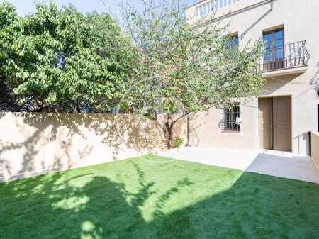 Apartment for rent in Poble Sec - Photo 2