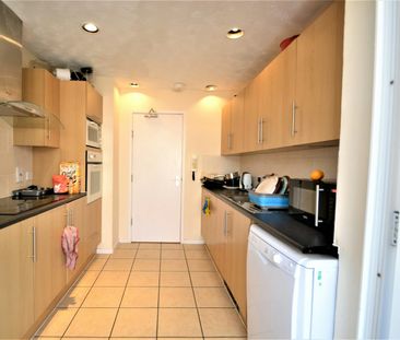 House share to rent on - Photo 4