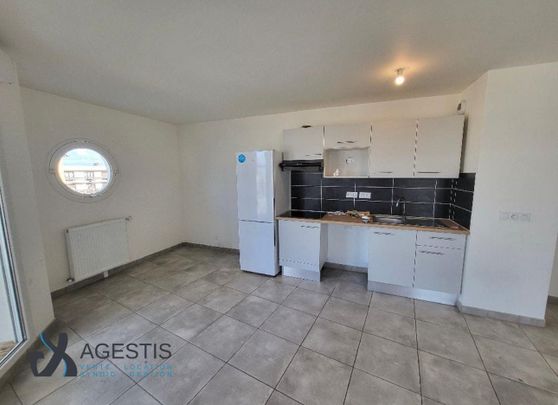 Location Appartement 3 pièces 63m² LE BLANC MESNIL 93150 - Photo 1