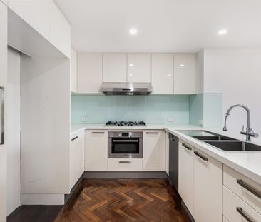 Three Bedroom Townhouse with Large Courtyard in the Popular 'Hopeto... - Photo 4