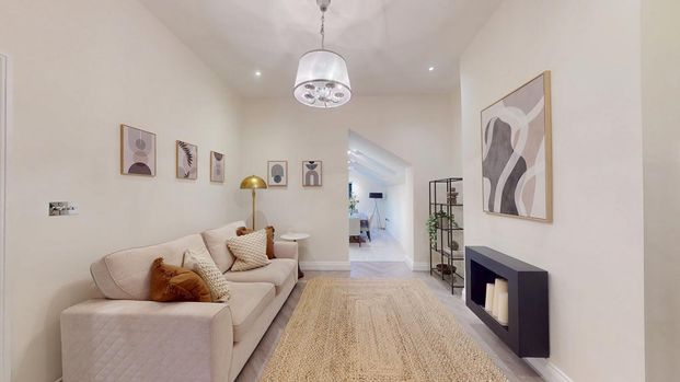 4 bedroom terraced house to rent - Photo 1