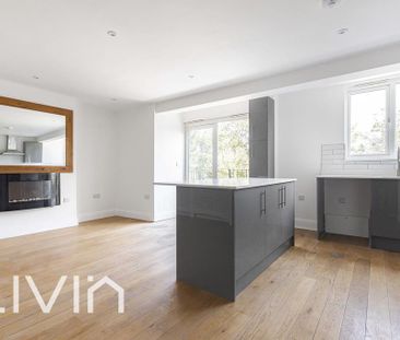 4 bedroom semi-detached house to rent - Photo 2