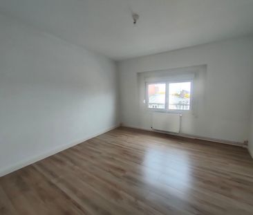 Location Appartement 3 pièces 76m² - Photo 3