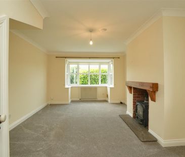 2 bedroom House To Let - Photo 2