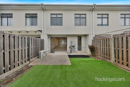 Impressive & Great Location! - Photo 4