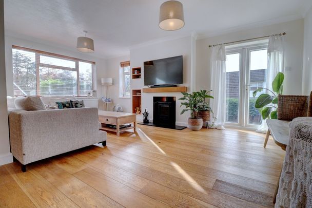 4 bedroom detached house to rent - Photo 1