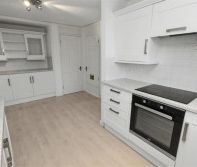 Red Road, Borehamwood - Photo 1