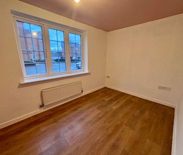 Two Bedroom Ground Floor Flat - Photo 2