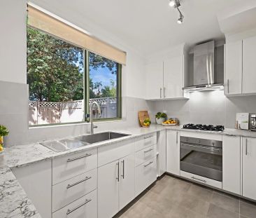 Three Bedroom Townhouse with Resort Style Living - Photo 5