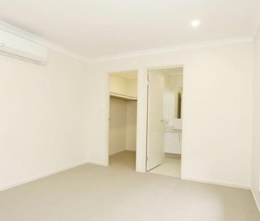 Spacious Three-Bedroom Duplex in Family-Friendly Estate - Photo 1