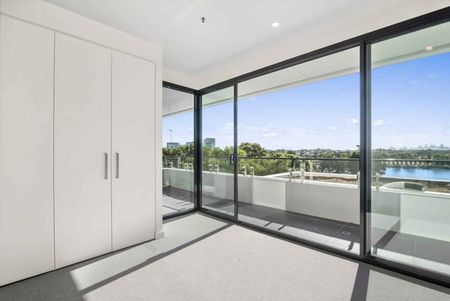 B503/24 Levey Street Wolli Creek - Photo 3