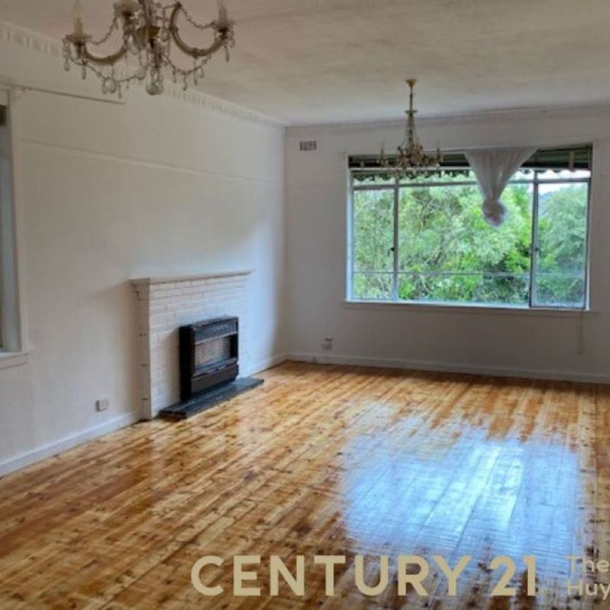 For Rent Beautiful House in Strategic Location - Photo 1