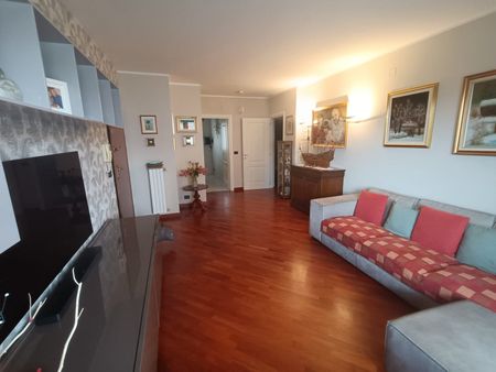 Grugliasco – affittasi quadrilocale parzialmente arredato - Foto 2