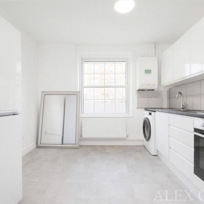 3 bedroom flat to rent - Photo 1