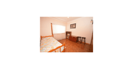 This single level brick home is positioned in one of the great point in Merrylands. - Photo 2