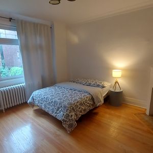 Chambre à Louer Dans Un Beau 5 1/2 - Photo 2