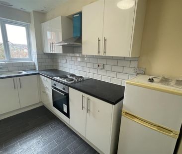 2 Bedroom Flat To Let - Photo 5