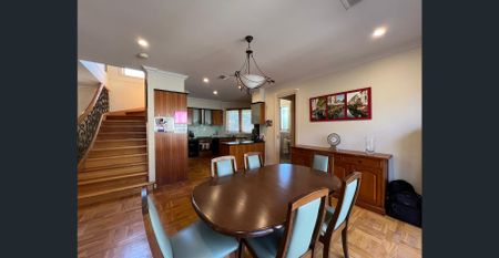 AMAZING FAMILY HOME IN FABULOUS LOCATION - Photo 3