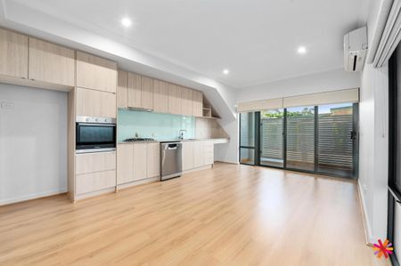 STUNNING APARTMENT IN A SECURE COMPLEX - Photo 5