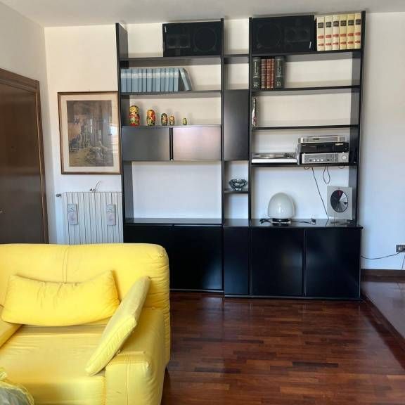 Appartamento con tre camere e tre bagni Via Andrea Costa - Photo 1