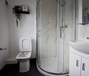 1 bedroom in a house share to rent - Photo 6