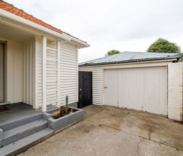 Appealing Home on Andrew !! - Photo 6