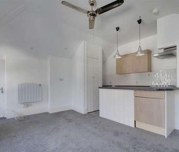 Claydon Court, Marine Parade, Worthing, BN11 - Photo 4